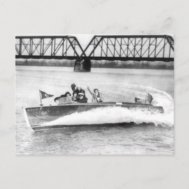 Glamorflickor i snabbbåtar vykort (Framsida)