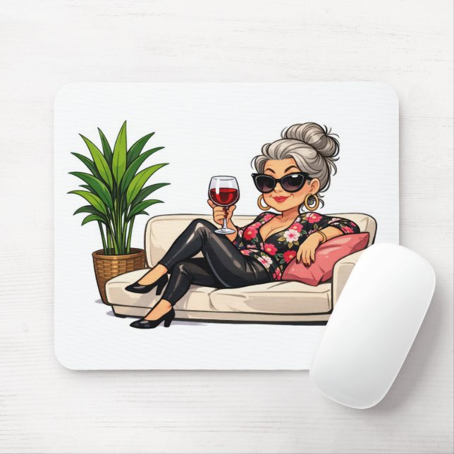 Glamorous Old Lady With Wine Musmatta (Med mus)