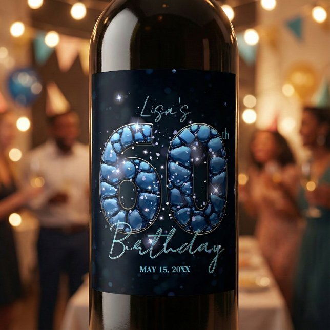 Glamorous Sapphire Blue Mosaic Gems 60th Birthday Vinflaska Etikett (Skapare uppladdad)