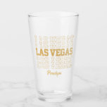 Glamous Guld Las Vegas Bachelorette Party Gift Glaskopp<br><div class="desc">Få redo för en minnesvärd Las Vegas Bachelorette-upplevelse med anpassadet Bachelorette Glassware. Skriv ut i faux glitzy guld glitter med egna namn och datum.</div>