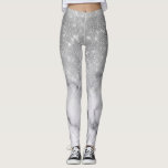 Glamous Silver Glitter White Marble Ombre Leggings<br><div class="desc">Denna chic och glamorösa utformning är perfekt för trendiget och snyggten. Den visar en faux tryckt glatt silver glitter-sekvin och vit med svart marmorsten mönster ombre-gradient. Det är modernt, gigantiskt, söt och coola. ***VIKTIG DESIGN-ANMÄRKNING: Om du vill ha en begäran från anpassad design, t.ex. matchande produktbegäranden, färg-ändringar, placeringsändringar eller någon...</div>