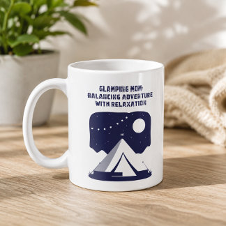 Glamping Mamma Balanserar Äventyr Avkoppling Kaffemugg
