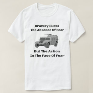 Glans är inte frånvaroen AV skräck utan handlin T-shirt