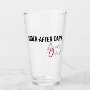Glas av cider efter Mörk