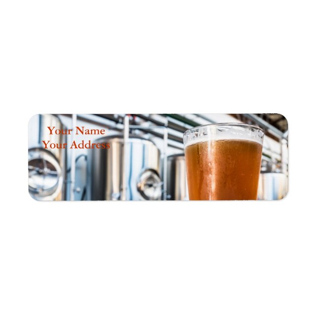 Glas av öl vid mikrobryggeriet returadress etikett (Framsidan)