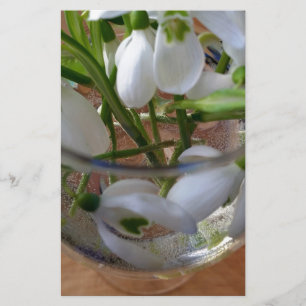 Glas av snödroppar brevpapper