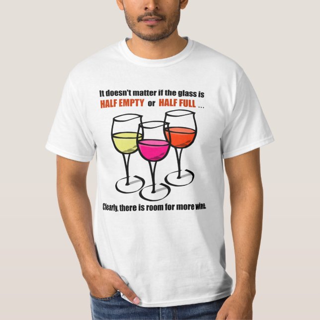 Glas av tecknad Vin halvtomt Vin Humor Tee (Framsida)