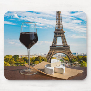 Glas av vin med brieost på Eiffel torn Musmatta