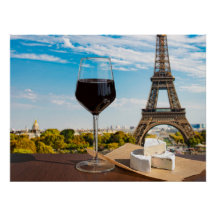 Glas av vin med brieost på Eiffel torn