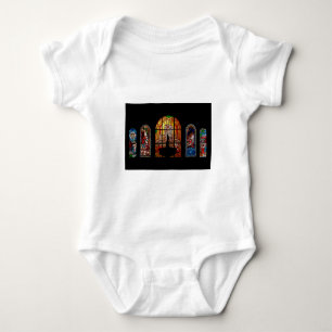 Glasburk av nedfläckad t-shirt