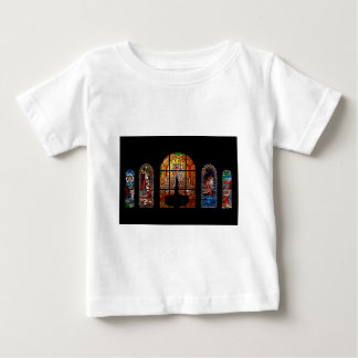 Glasburk av nedfläckad tee shirt