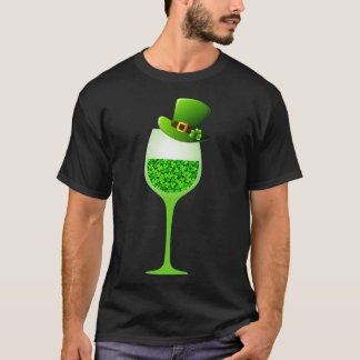 Glasdrickande i St Patricks Shamrock Hat Vin T Shirt