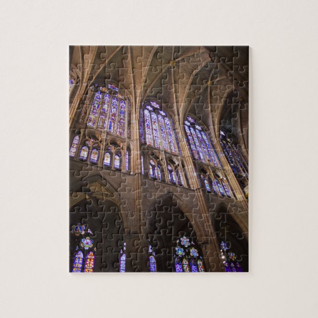 Glasfönster av nedfläckad Catedral de Leon, insida Pussel (Vertikal)