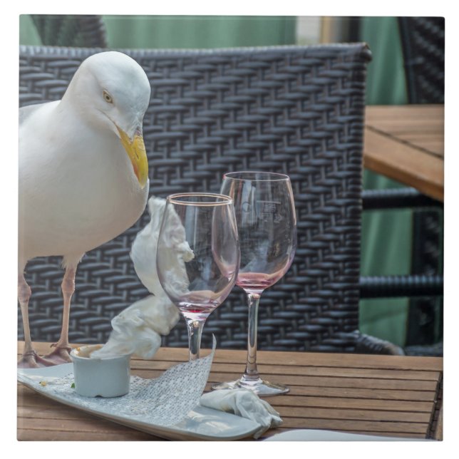 Glasögonglasögon i fiskmås och vin, keramiska plat kakelplatta (Framsidan)