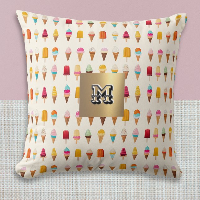 Glassigt ätpinne med initialer Retro Mönster Sött Kudde (A cute monogrammed throw pillow, with colorful pattern of ice cream cones and ice lollies)