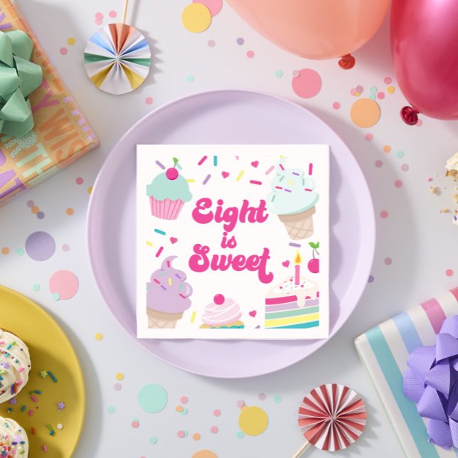 Glasskaka och åtta är sött 8-års födelsedag pappersservett (Skapare uppladdad)