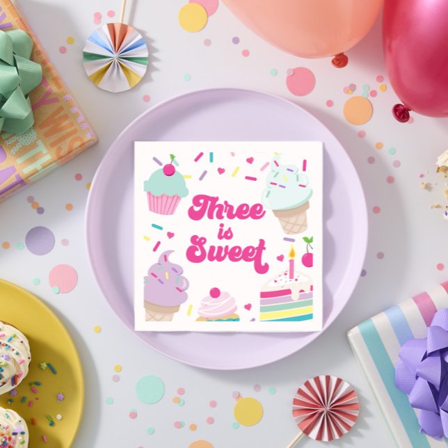 Glasskaka och tårta tre är sött 3-års födelsedag pappersservett (Skapare uppladdad)