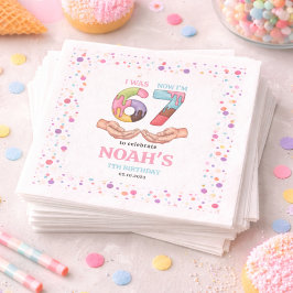 Glasskaka ”Six Seven” 7-års födelsedagsfest för ba Pappersservett