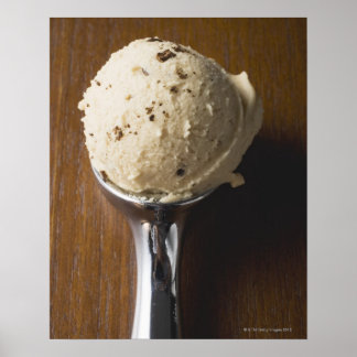 Glassoppa i glass scoop (overhead) poster
