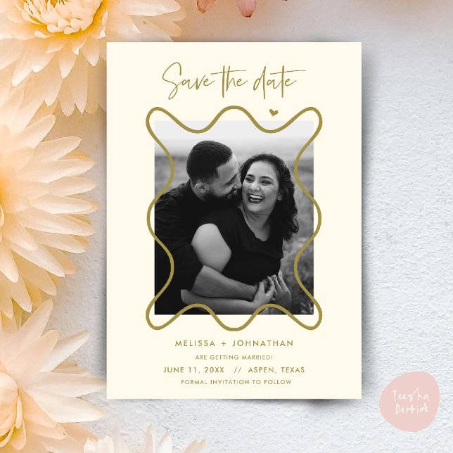Glatt par Spara datum bröllopsannonsering Datumet (Happy Couple Save the date wedding announcement whimsical in yellow gold)