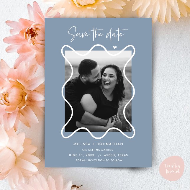 Glatt par sparar datum för bröllopsannonsering spara datumet (Happy Couple Save the date wedding announcement whimsical in dusty blue)