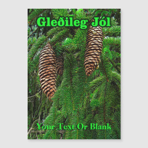 Gleðileg Jól - Kottar och barr