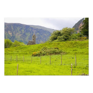 Glendalough, Irland. Glendalough är en av Fototryck