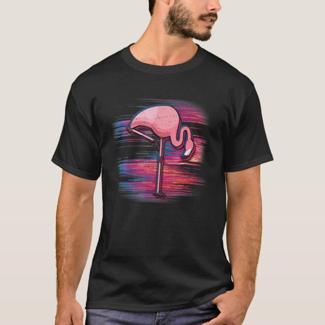 Glitchy Noise Flamingo Vaporwave T Shirt (Framsida)