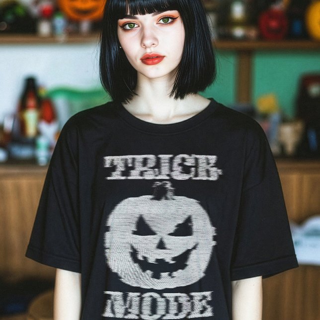 Glitchy Pumpkin i stamläge T Shirt (Skapare uppladdad)