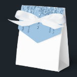 Glitter Drip Festlig Förpackning för Godis Presentaskar<br><div class="desc">Presentkartong för fester visas med ett blått falskt glitterdroppmönster på främre klaffen. 
Perfekt för gåvor med godis. Anpassa denna vara eller köp som den är.
Tips: Lägg bara till ditt fantastiska godis och lägg till lite snygg band.




Licensierat tryck</div>