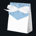 Glitter Drip Festlig Förpackning Presentaskar<br><div class="desc">Favoritlåda för fest visas med ett blått falskt glitter-dropp tryck på framsidan. 
Perfekt för gåvor med godsaker. Anpassa denna vara eller köp som den är.
Tips: Lägg bara till dina fantastiska godsaker och lägg till lite snygg band.




Licensierat tryck</div>
