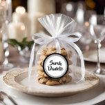 Glittery Bat mitzvah Elegant Black och Silver Runt Klistermärke<br><div class="desc">Trendigets utformning har en gnistrande faux glitter som är skiktad mot en solid färg-bakgrund. Använda mallformuläret om du vill lägga till egen information. Du kan använda funktionen "Anpassa" för att ändra teckensnittet stil,  färg och layouten.</div>