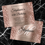 Glittery Ro Guld Finare Monogram 40 födelsedagar Inbjudningar<br><div class="desc">Skapa din egen finare monogram snyggt milstolpe på 40-årsdagen för firande-vågrät 5 x 7-inbjudan till henne. Dekorativ faux glatt grafik i ro guld glitter på gräns på ett faux och ro-kant-folie för metallisk guld. Anpassa inbjudan och det monogram typsnittet stil eller färg. Du kan också ta bort alla textmallar som...</div>