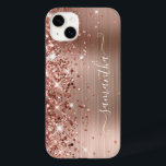 Glittery Ro Guld Glam Modern Girly Namnteckning<br><div class="desc">Glitter, som är glupskt faux, i ro, lyfter på det lämnat kant över en faux rosa guld-brödfolie från ro i guld. Det moderna, gigantiska namnteckning teckensnittet har ett elegant vitt kalligrafteckensnitt med dekorativt svan. Anpassa typsnittet stilar för att skapa egna mobila växlar för dina brudar. De viktigaste färgerna är rosa,...</div>