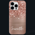 Glittery Ro Guld Glam Namn<br><div class="desc">Anpassa det moderna handskrivna stil-skriptet för att skapa ditt eget fodral. Lägg till en monogramsstart för att skapa en första inledande namn-kombination. Flickfaux  rosa och ro guld glitter och borstad metall-folie digital konst (den kommer att tryckas som ett foto på ditt moderna fodral).</div>