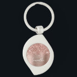 Glittery Ro Guld Glam Namn Swirl Silverfärgad Nyckelring<br><div class="desc">Anpassa det moderna handskrivna stil-skriptet för att skapa din egen dekorativa nyckelkedja. Lägg till en monogramsstart för att skapa en första inledande namn-kombination. Flickfaux rosa och ro guld glitter och borstad metall-folie digitalkonst (den skrivs ut som ett foto på din moderna design). Byt ut platshållarfotot på en ung flicka mot...</div>