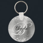 Glittery Silver Foil Finare Monogram Nyckelring<br><div class="desc">Elegant silver glitter med gnistor mot ett faux grått-borstat folie av metall. Det går att anpassa kalligrafimonogrammet för svart och vitt finare i mitten. All sparsam och glansig inslag i denna moderna gigantiska design är digital grafik. Monogrammed värdefull cirkel formar nyckelring party favors för hennes speciella födelsedag.</div>