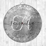 Glittery Silver Glam Monogram Darttavla<br><div class="desc">Skapa din egen gigantiska personlig monogramkartong för henne. Anpassa det svarta och vita dekorativa monogrammet med elegant namnteckning kalligrafi för stil. Monogrammanuset stil är så dekorativt att det måste centreras för en del brev. Det här namnteckning stil moderna teckensnittet har vackra sabbascher. Den glam-bakgrunden har en färgad för gradientövertoning av...</div>