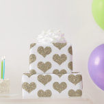 Glittrande hjärtmönster guld gyllene vitt gnistran presentpapper<br><div class="desc">Designad med gyllene glittrande hjärtmönster på solid vit bakgrund!</div>