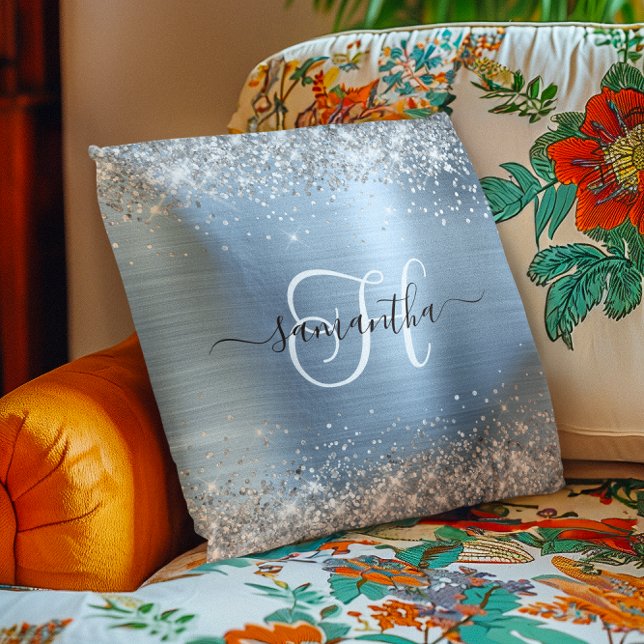 Glittrande silver och ljusblå monogram kudde (Glittery Silver and Light Blue Monogrammed Throw Pillow)