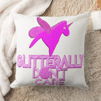 Glittrig enhörning glitter pegasus bryr sig inte o kudde