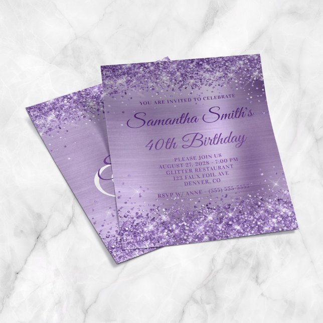 Glittrig lila foliemonogram 40-års födelsedagsinbj flygblad (Glittery Purple Foil Monogram 40th Birthday Invite Flyer)