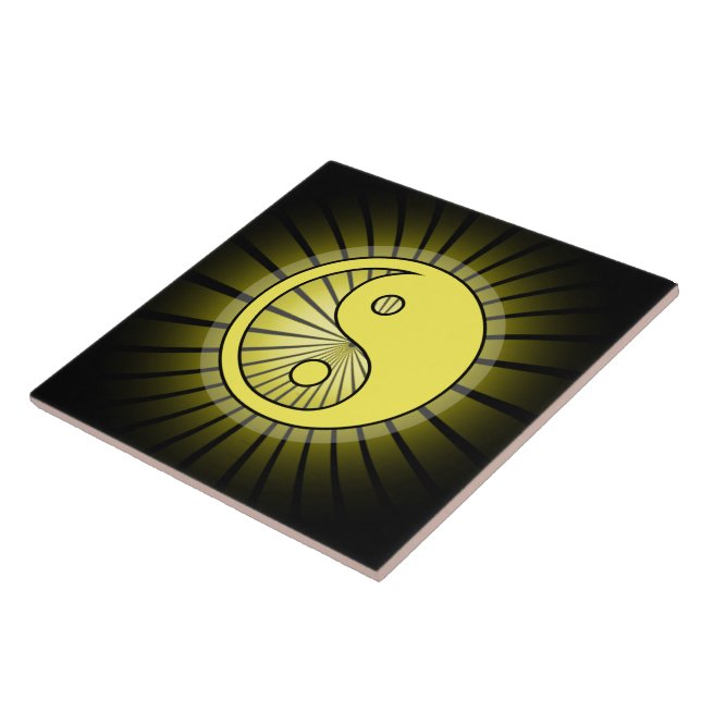 Gloande Gult Yin Yang över Black Kakelplatta (Sidan)
