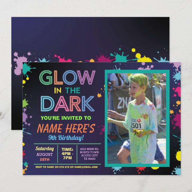 Glöd i Mörkens nyfödda färgfoto av nyfärg Party Inbjudningar (Fram/baksida)