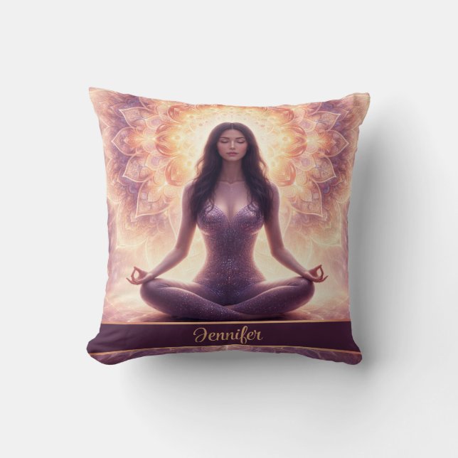 Glödande Mandala Meditation Kvinna Anpassat Namn   Kudde (Framsida)