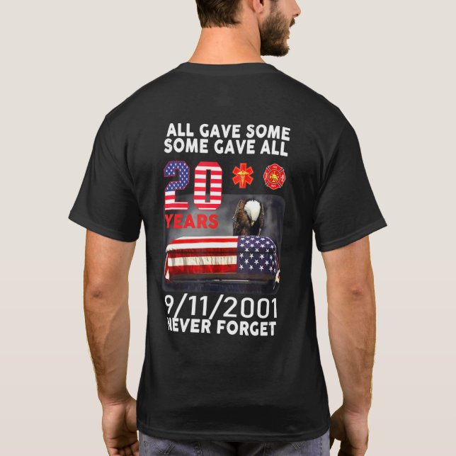 Glöm aldrig 9 11 2001 20-årsjubiléet Firefighte T Shirt (Baksida)