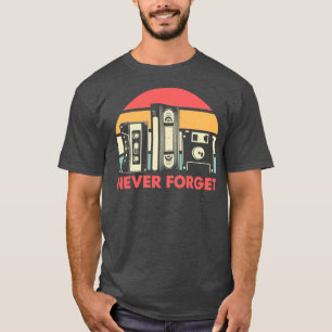 Glöm aldrig Coola Retro Floppy Disk VHS och Casset T Shirt