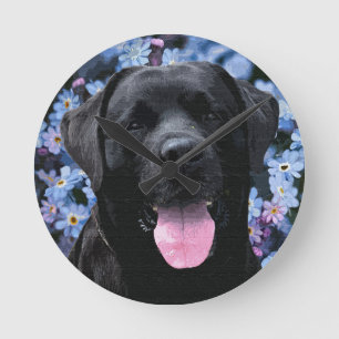 Glöm mig Knot - Black Labrador Rund Klocka
