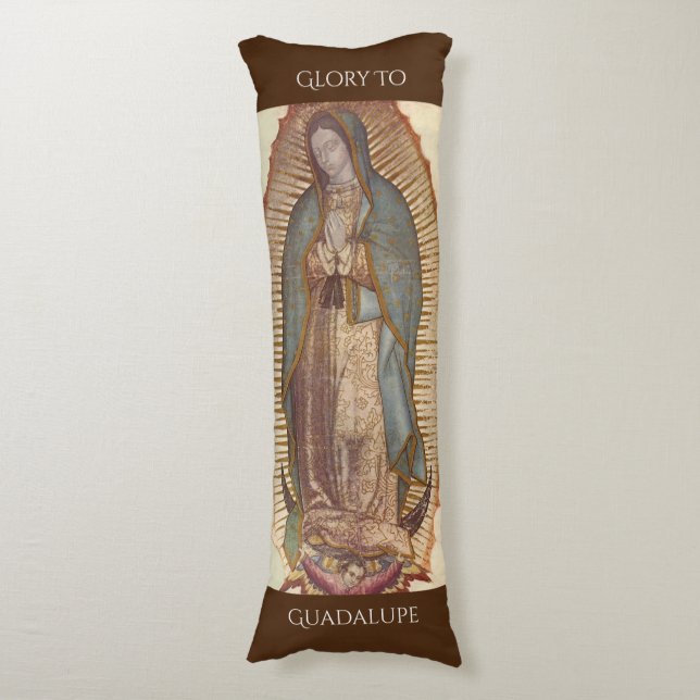 GLORI TILL GUADALUPE BODY PILLOW KROPPSKUDDE (Framsidan Vertikal)