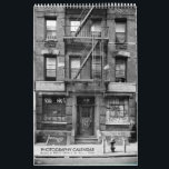 GLORIÖS SVART OCH VITTLIGT PHOTO CALENDAR - Kelly  Kalender<br><div class="desc">Fantastiskt för en gåva som kommer att vara hela året lång.  Den här vackra B&W-fotoskalendern kommer att uppskattas av dig själv eller någon annan mottagare hela året.  Kelly Vin har valt många av sina favoritbilder för den här kalendern.  Fantastiskt för alla kontor,  skåp eller kylskåp.</div>